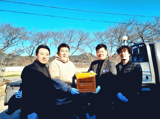 예초청년들 이미지